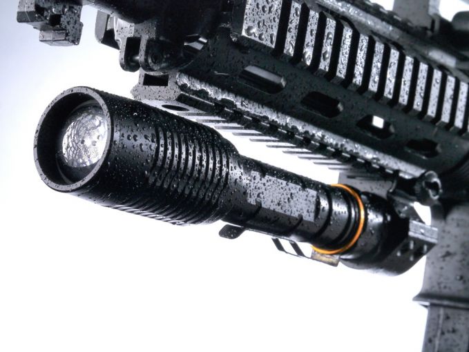 Best Weapon Light for AR15 (1)